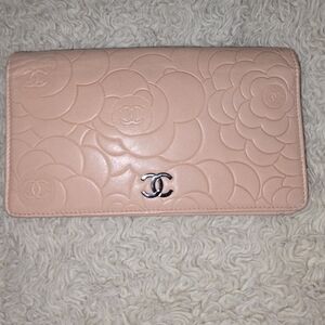 CHANEL Camellia Long Wallet Model No.  Camellia CHANEL Genuine AUTHENTIC